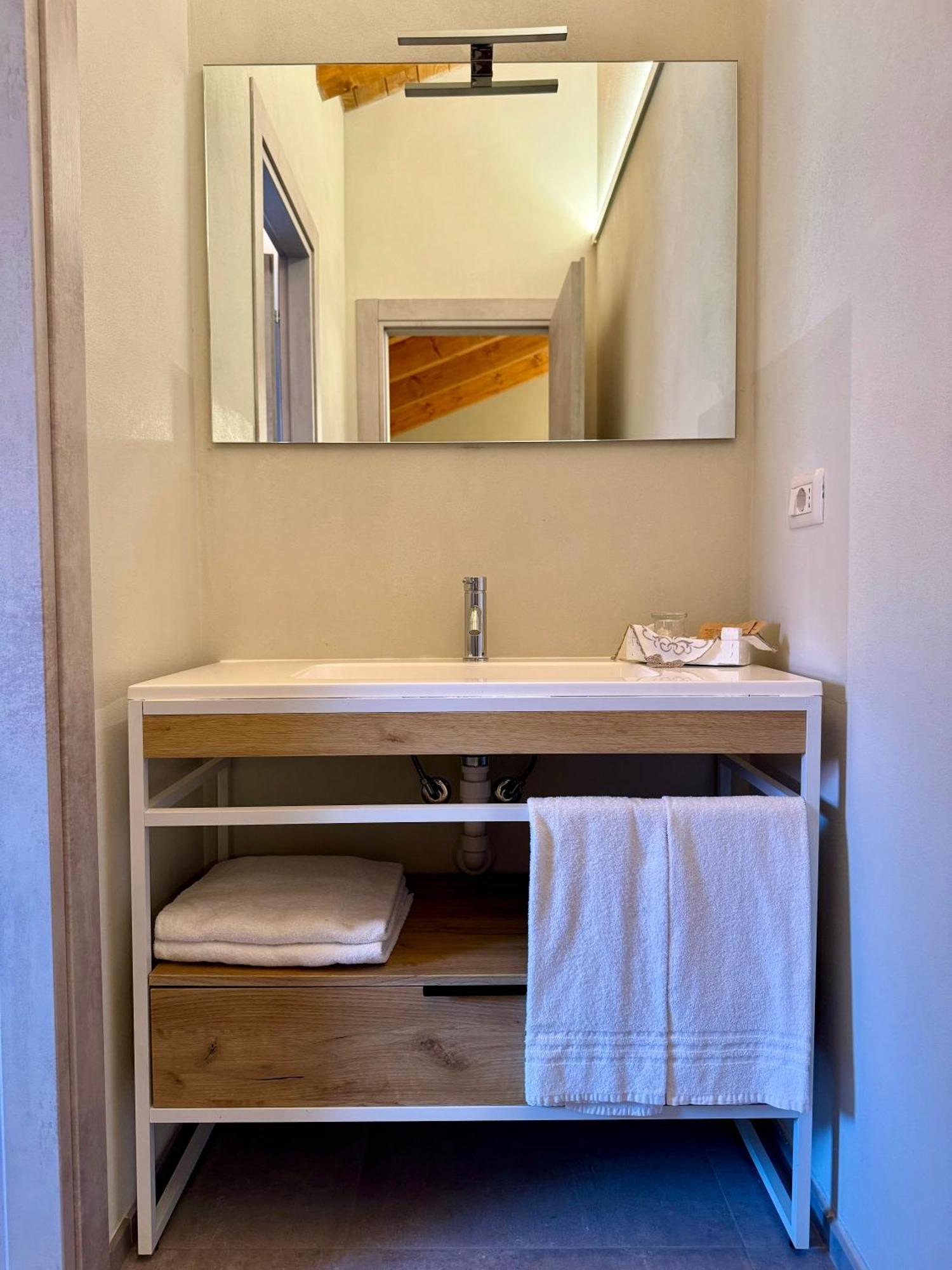 Il Grecale - Camere E Appartamenti La Morra Extérieur photo