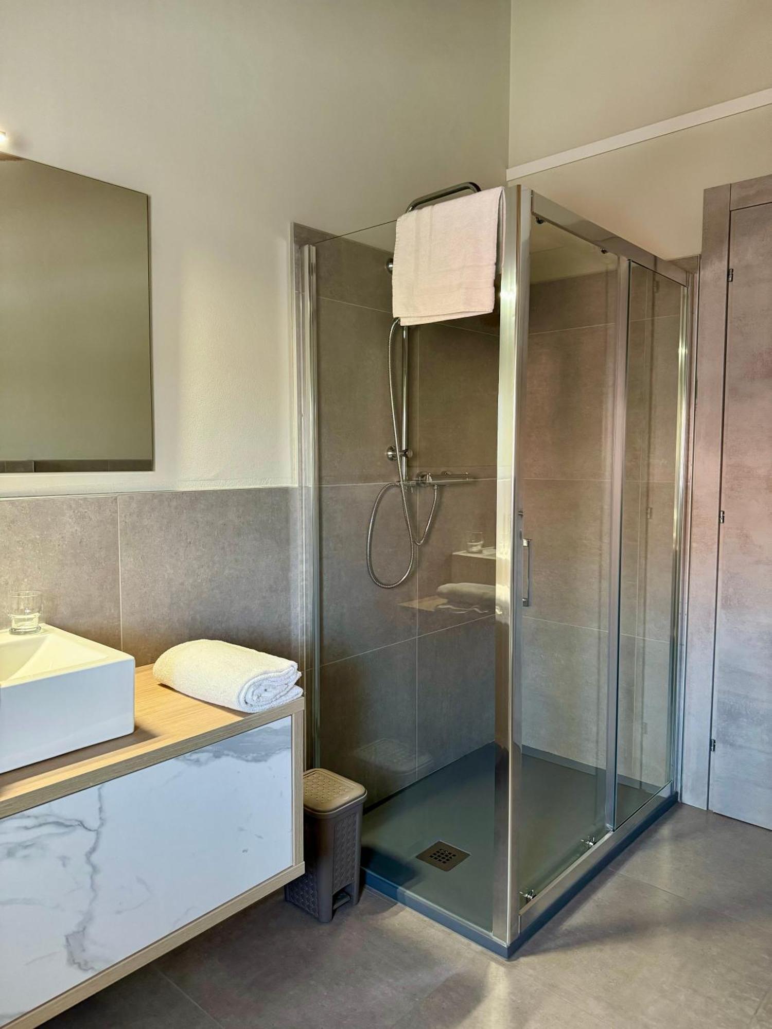 Il Grecale - Camere E Appartamenti La Morra Extérieur photo