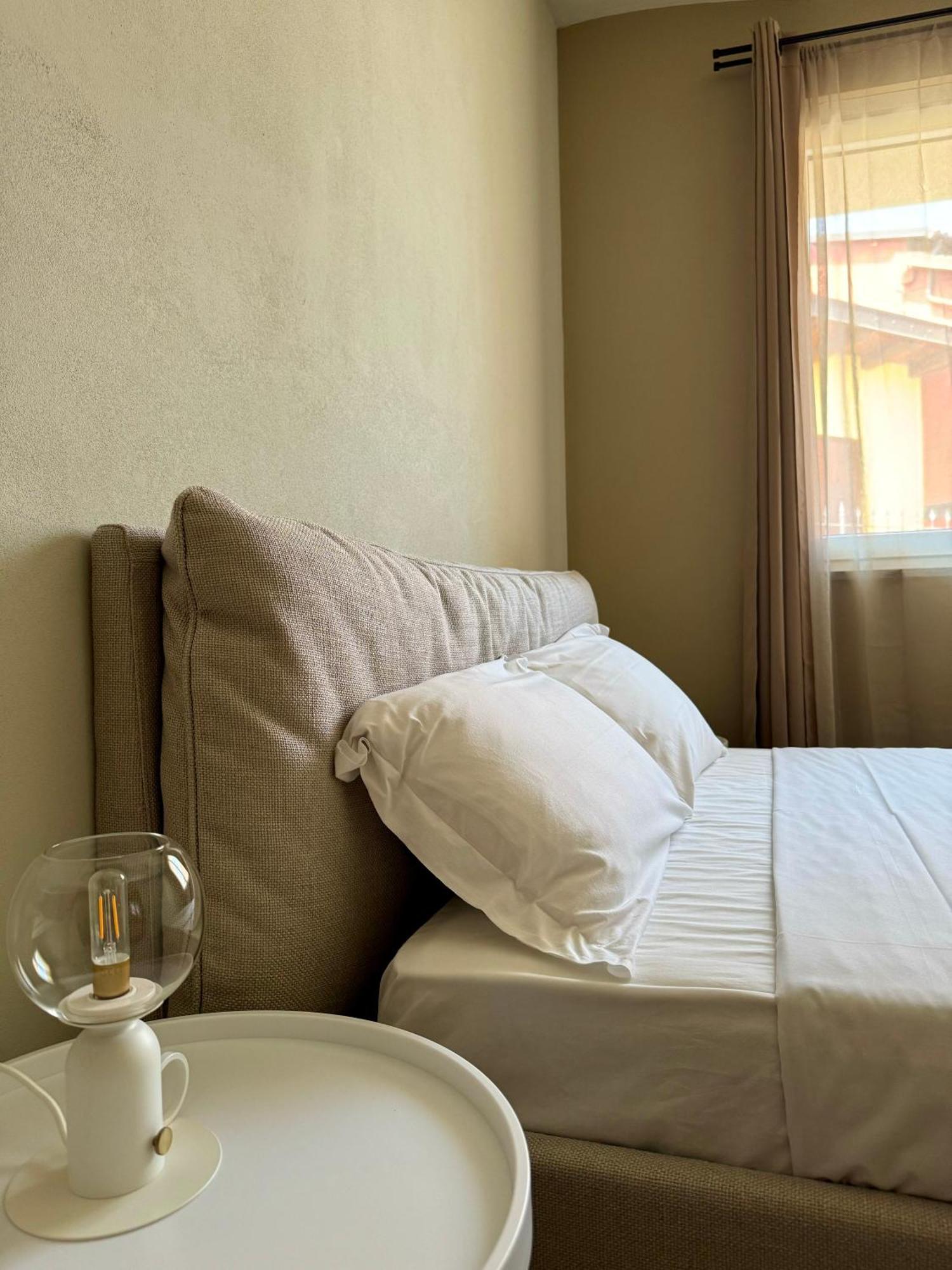 Il Grecale - Camere E Appartamenti La Morra Extérieur photo