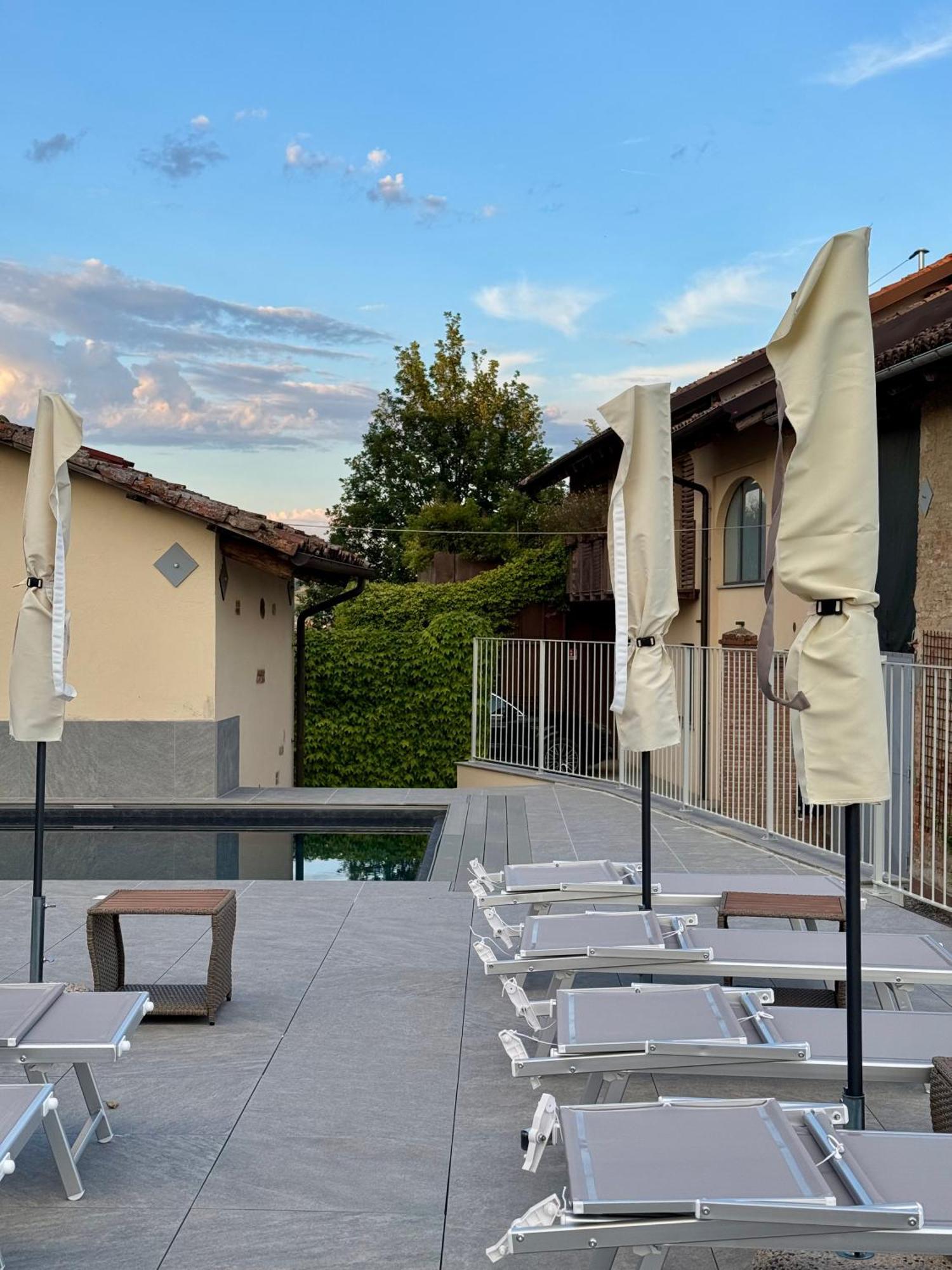 Il Grecale - Camere E Appartamenti La Morra Extérieur photo